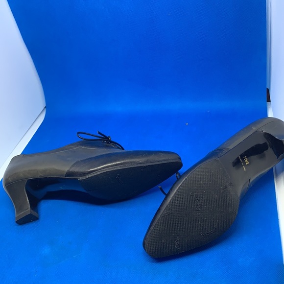 Vintage Gray and black Chaussures Givenchy laced Paris shoes - Picture 8 of 11